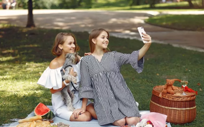 girlfriends enjoying a picnic, Sydney girl trips, December 2024, Australia